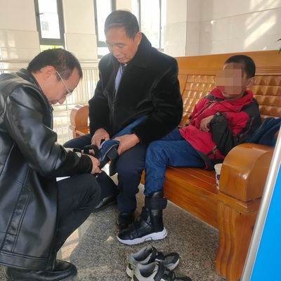 我縣殘聯(lián)精準(zhǔn)開展假肢矯形器適配工作，助力殘疾人“邁”向新生活